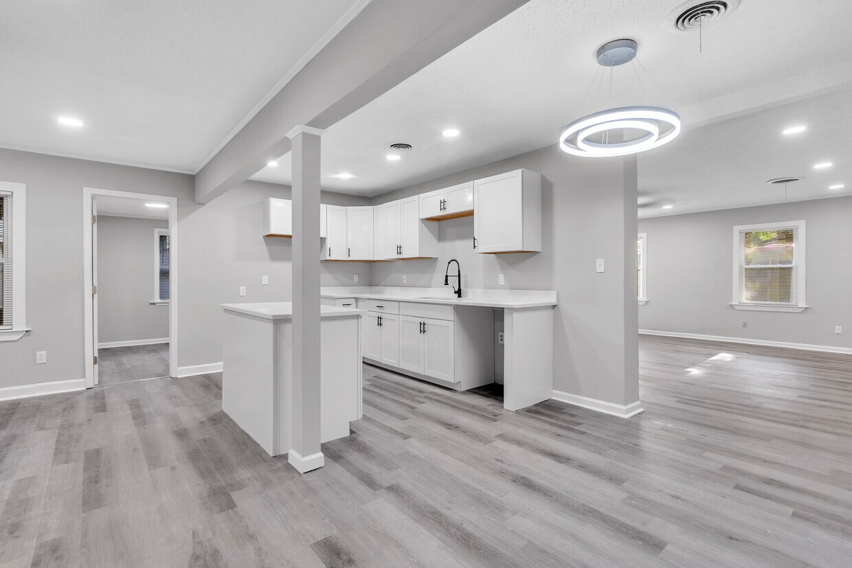 Foto principal - 4401 Helene Rd