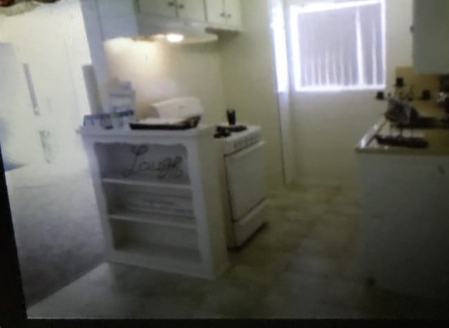 Sample floor - 8120 Owensmouth Ave