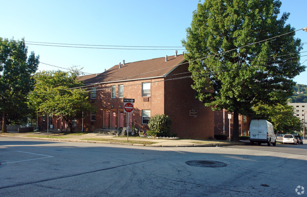 Foto del edificio - Pleasant Valley Apartments