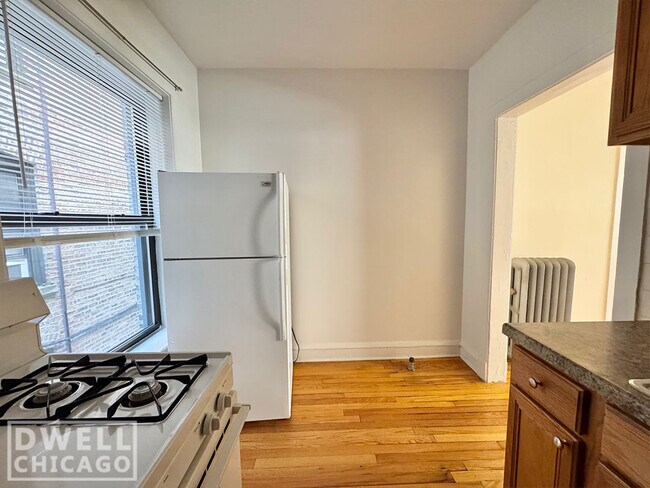 Foto del edificio - 2648 N Spaulding Ave
