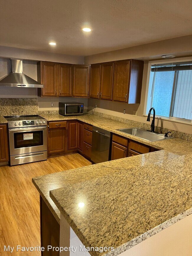 Building Photo - 4 br, 3 bath House - 2442 Dellwood Ave.