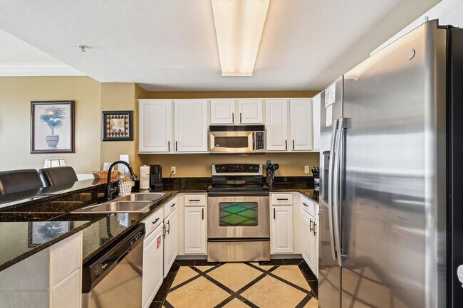 Foto del edificio - 15900 Front Beach Rd