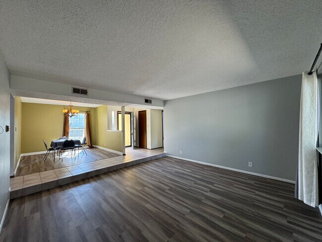 Foto del edificio - 3bed 2bath near ABQ Academy