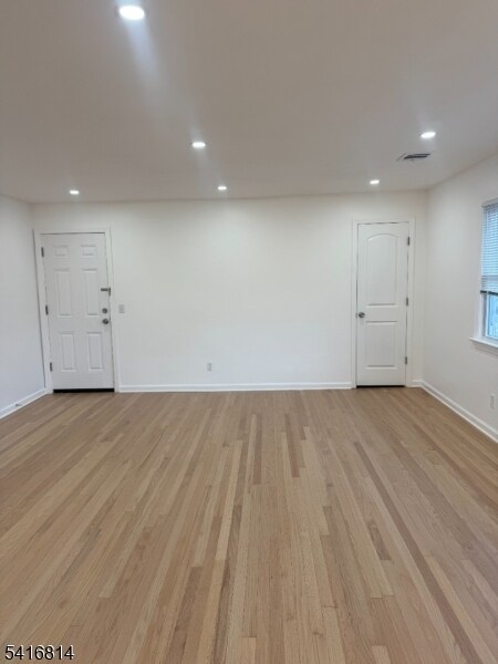 Foto del edificio - 18 Washburn Pl