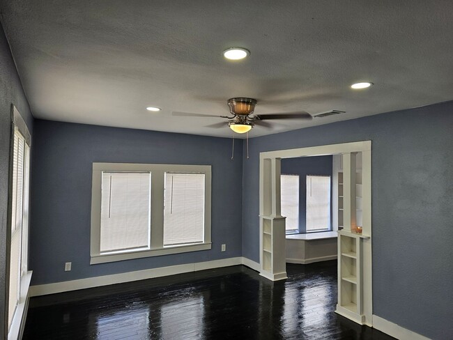 Foto del edificio - 2 bedroom house for rent in Downtown Killeen