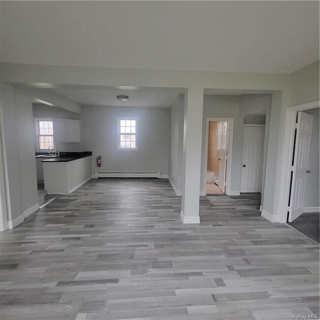 27 Cottage St, Monticello, NY 12701 Room for Rent in Monticello, NY