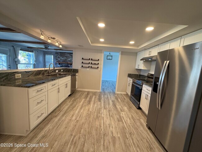 Building Photo - 490 Park Ave