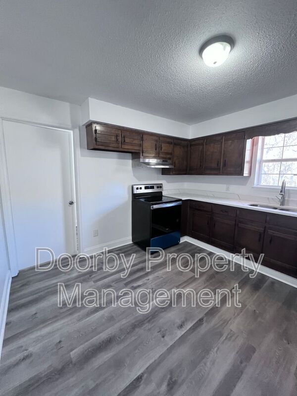 Building Photo - 807 Lee Ave