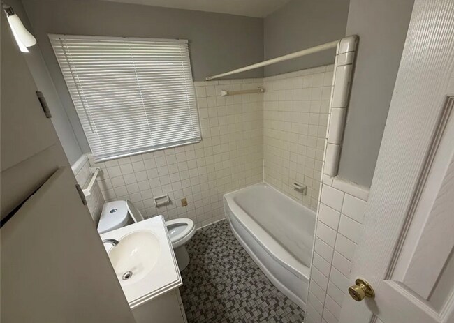 Foto del edificio - Charming 4 Bed, 1.5 Bath Single Family Home in Montgomery, AL - $1375