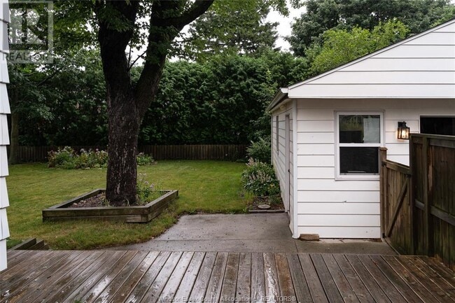 Building Photo - 4060 Casgrain Dr