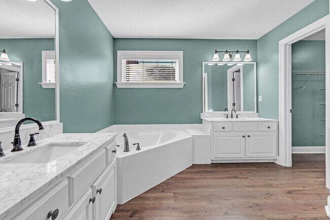 Foto del edificio - Charming Arlington Home with Modern Upgrades