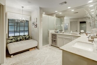 Building Photo - 3735 Del Monte Dr