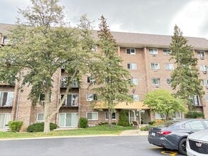 Building Photo - 10353 Dearlove Rd