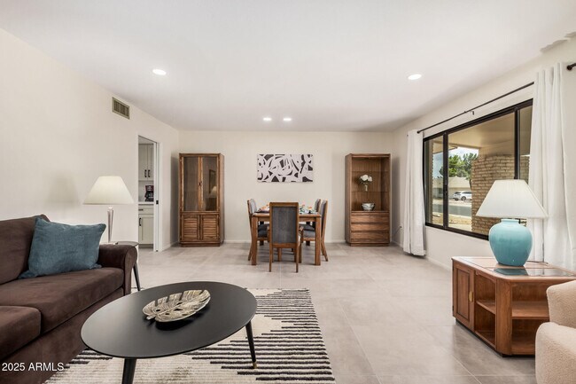 Building Photo - 12930 W Seville Dr