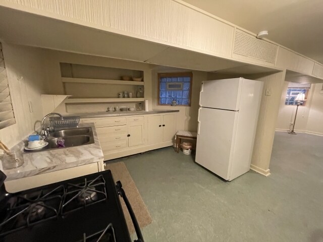 Building Photo - 4433 N Artesian Ave