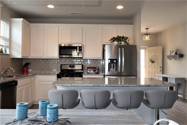 Building Photo - 5413 Vanner Path