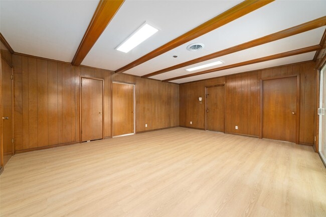 Foto del edificio - 7615 Barberton Dr