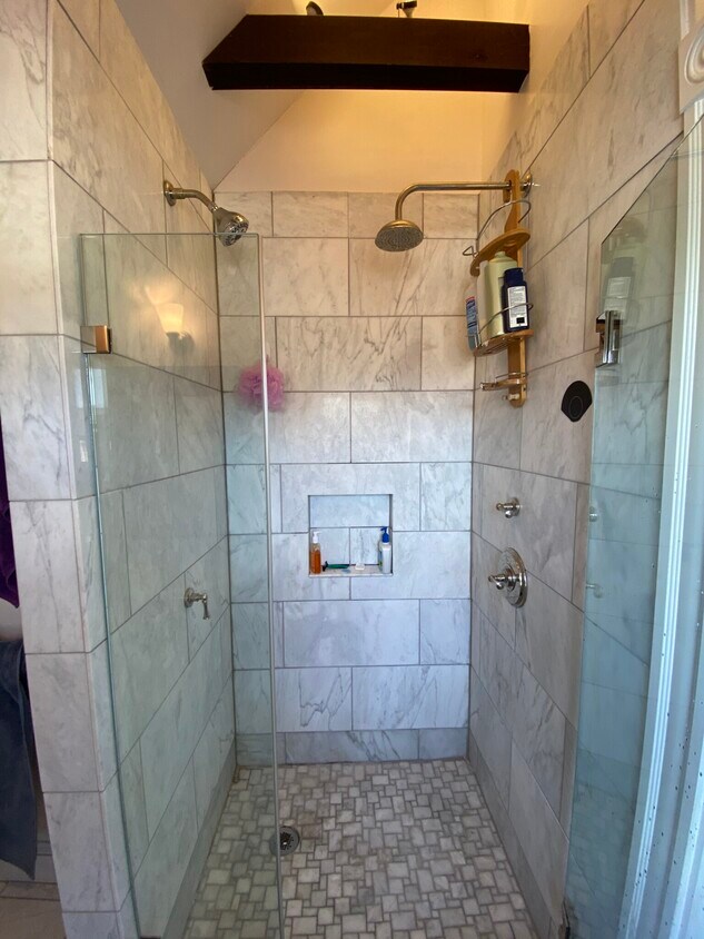 Foto principal - 381 Highland Ave