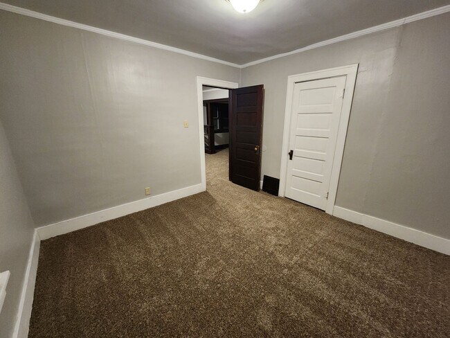 Foto del edificio - 4 Bedroom Home in Oak Park Area