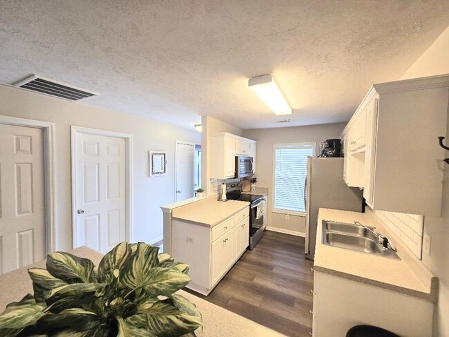 Building Photo - 7112 Belize Dr