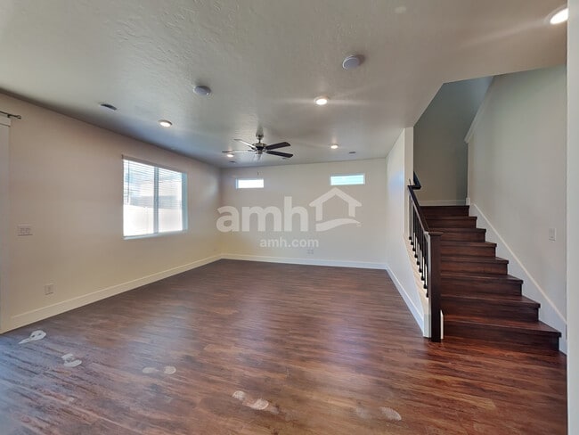 Foto del edificio - 1351 E Old Mesquite St