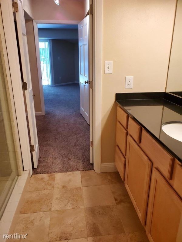 Foto del edificio - 2 br, 2 bath Townhome - 1115 N Edison St