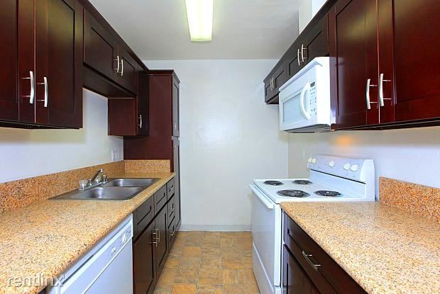 Building Photo - 2 br, 1 bath  - 6442 Warner Ave # 15