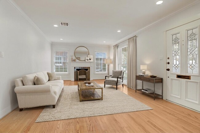 Building Photo - 2412 Nottingham St