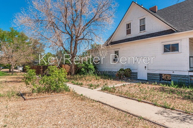 Building Photo - 929 5th St