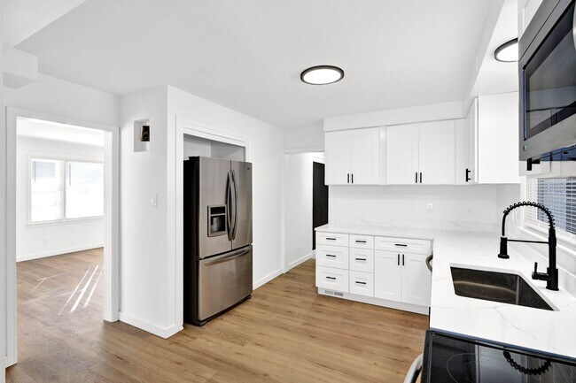 Foto del edificio - 3BD | 2BTH - NEWLY RENOVATED - WEST BLOOMFIELD, MI (3 MONTH SPECIAL)