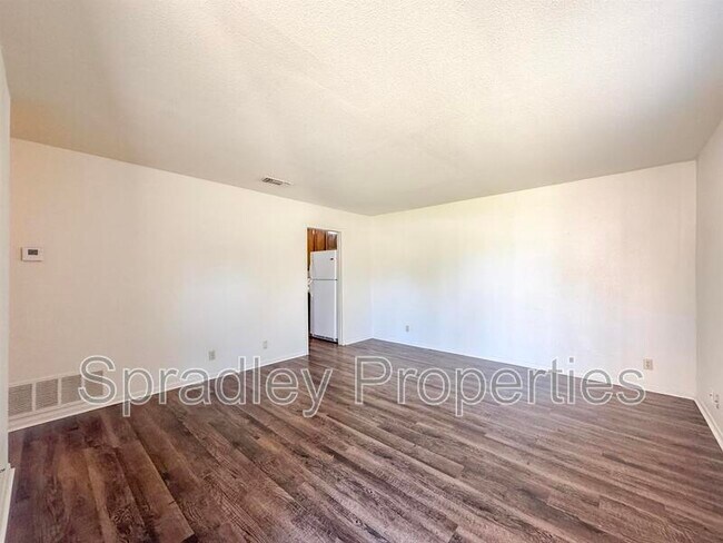 Foto del edificio - 505A Phoenix Dr