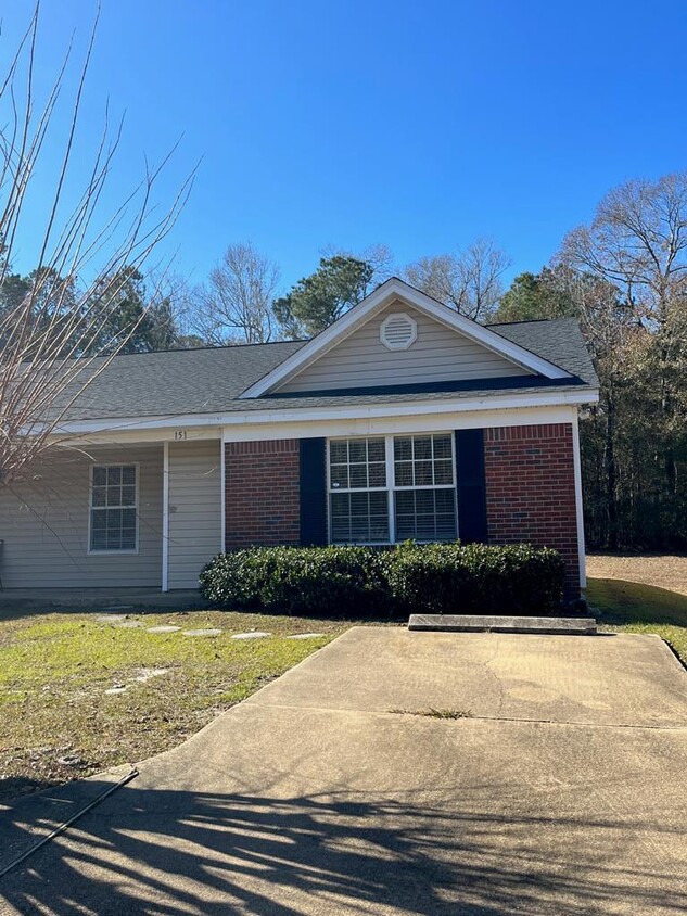 Primary Photo - 151 Cove Landing Dr