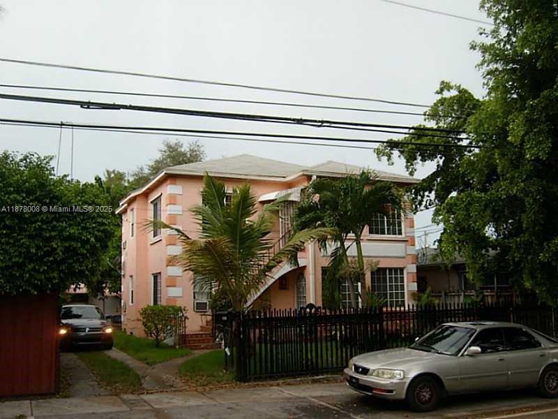 Foto principal - 6912 NE 5th Ave
