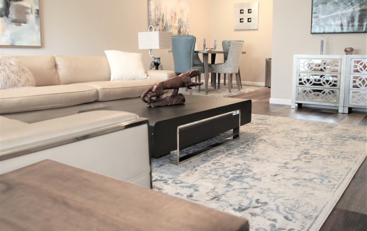 CURRENTS Apartments in Plymouth, MN