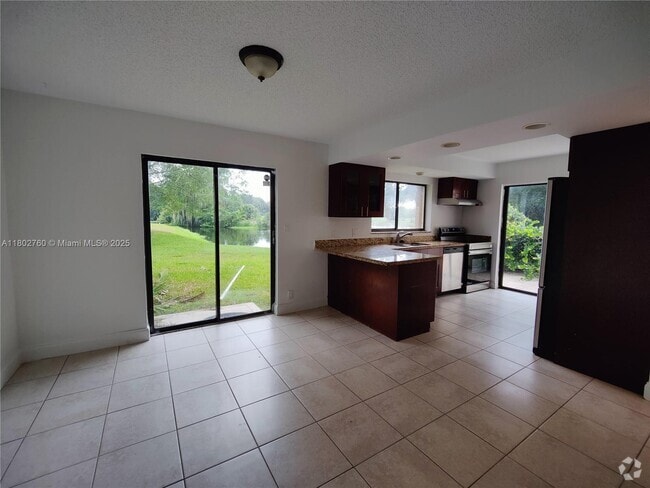 Building Photo - 181 Wimbledon Lake Dr