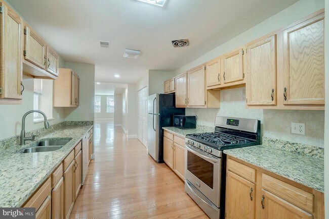 Foto del edificio - 1522 E Baltimore St