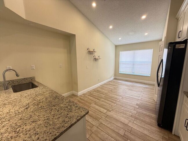 Foto del edificio - Groveland Home with community pool