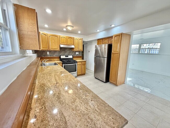 Foto del edificio - 6 Citadel Ave