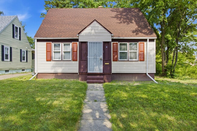 Building Photo - 18488 Waltham St