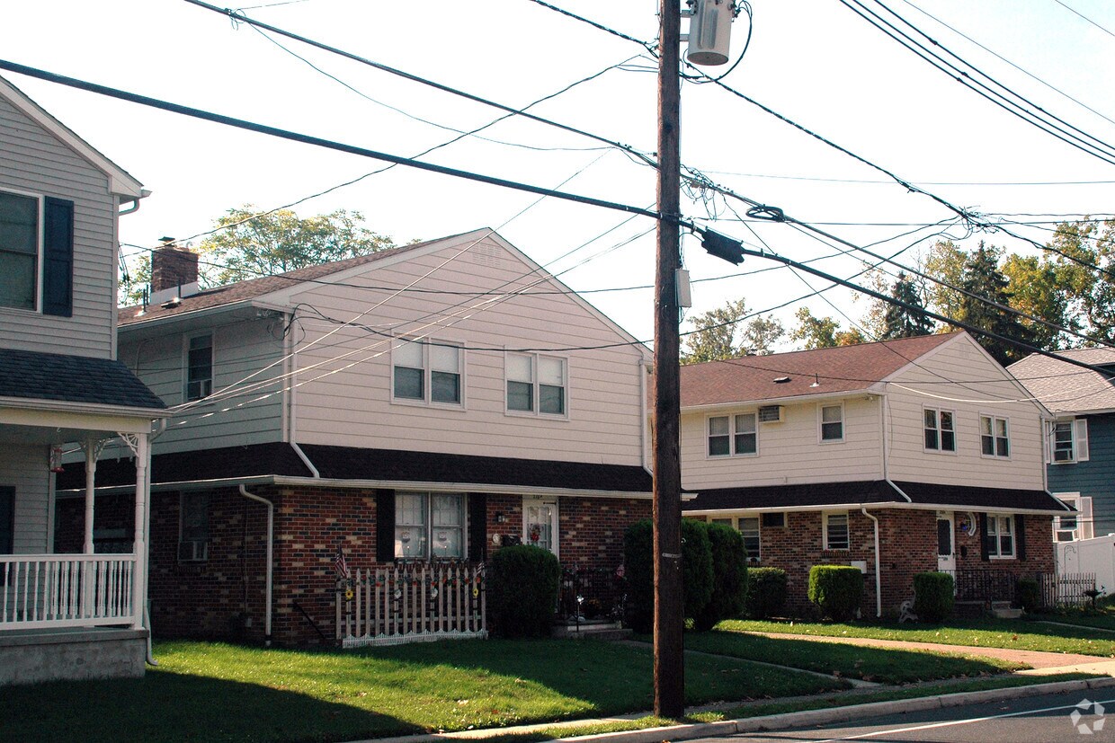 216220 W Clements Bridge Rd, Runnemede, NJ 08078 Apartments in