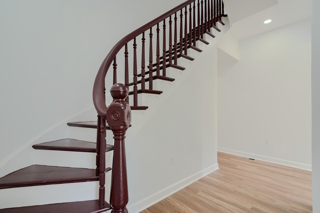 Photo - 1717 N Broadway Apartments