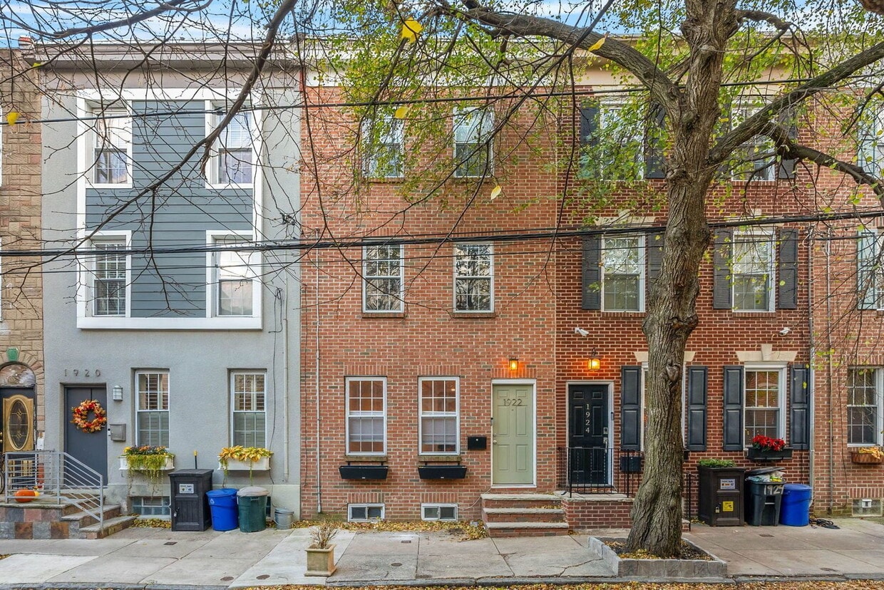 Photo - 1922 Montrose St