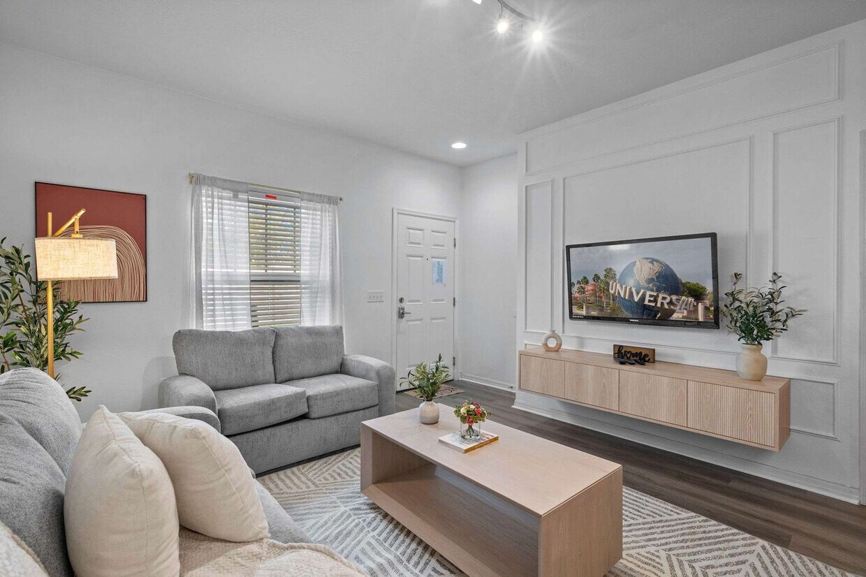 Foto principal - 8939 Shine Dr