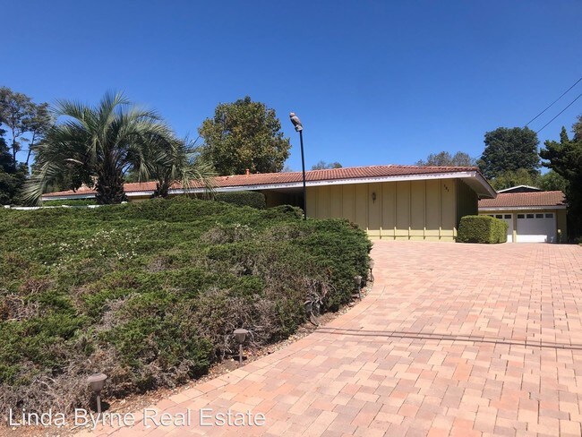 Building Photo - 4 br, 3 bath House - 121 La Crescenta Dr