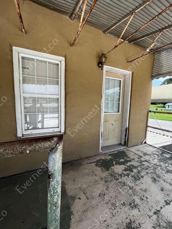 Foto del edificio - 9823 Dallas Hollow Rd