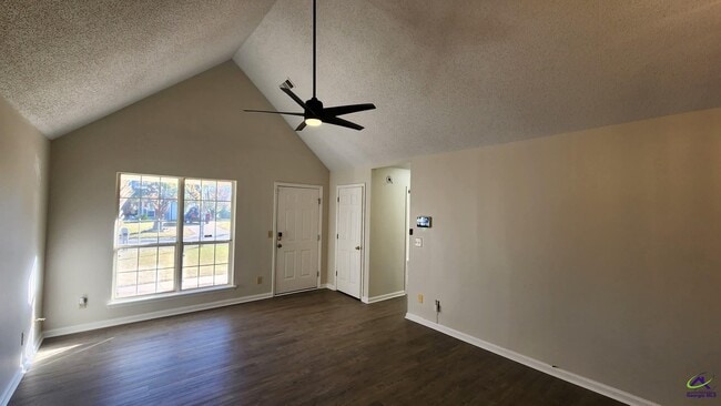 Building Photo - 101 Country Cove