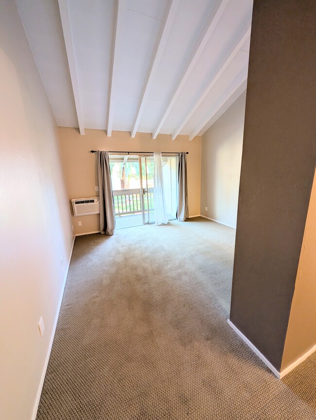 Building Photo - 2738 Oak Rd