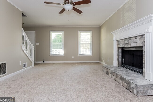 Building Photo - 65 Pine Tree Dr