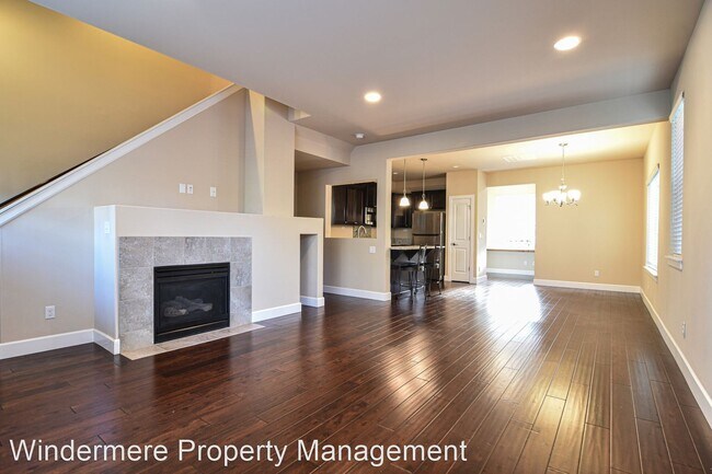 Foto del edificio - 3 br, 2.5 bath House - 14519 16th Park W #A