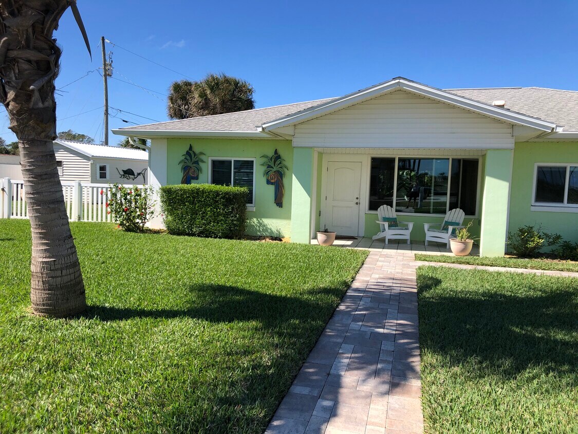 4615 Ocean Beach Blvd, Cocoa Beach, FL 32931 House Rental in Cocoa